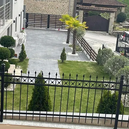 3 Alpha شقة كاستراكيون